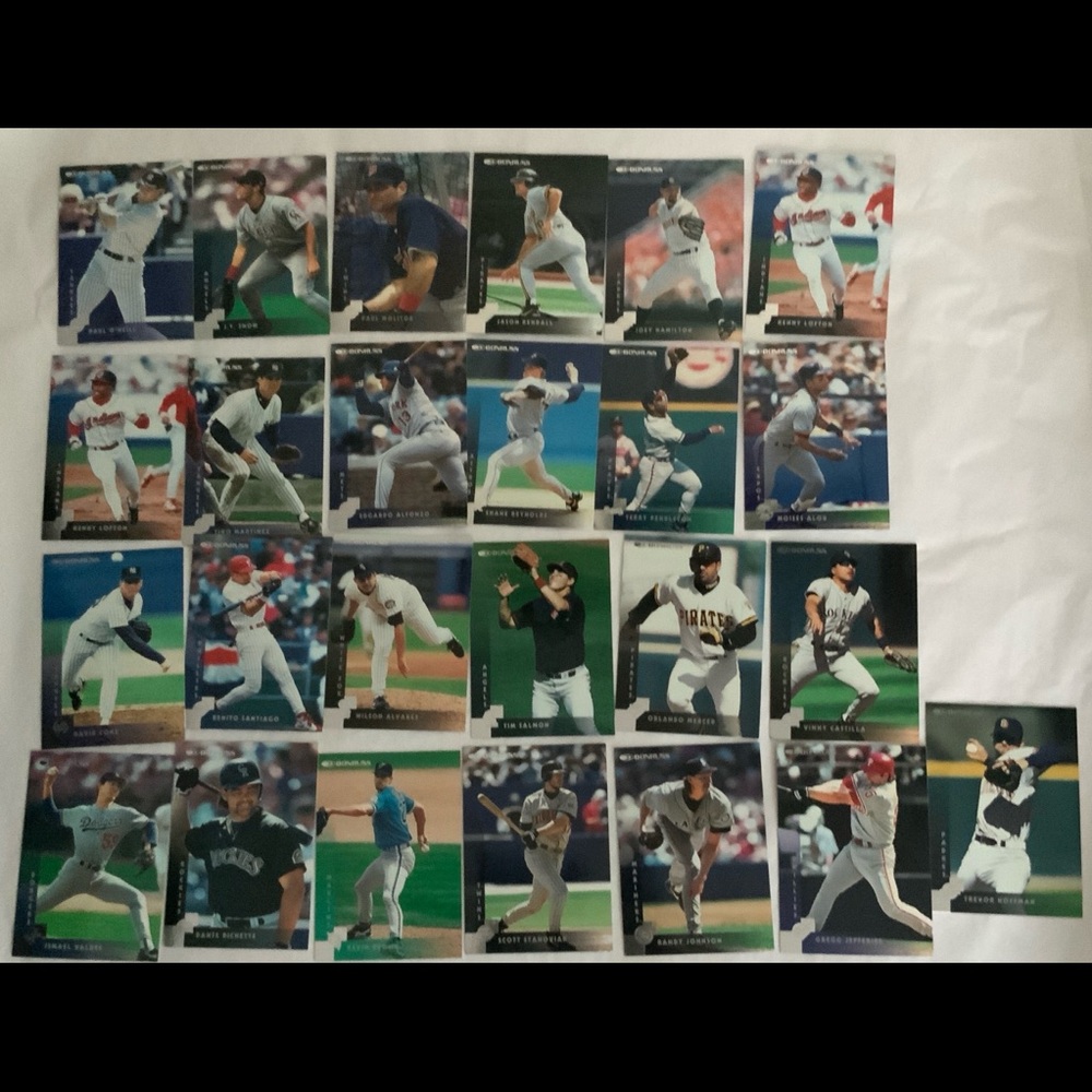 Bundle of Baseball Cards Lot 397
